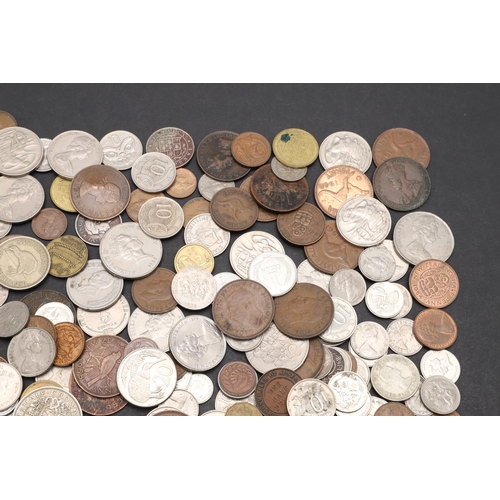 913 - A COLLECTION OF WORLD COINS FROM AUSTRALIA, NEW ZEALAND AND OTHER COUNTRIES. A mixed collection of w... 