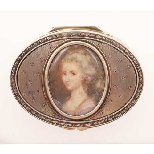 226 - A LATE 19TH/ EARLY 20TH CENTURY FRENCH SILVERGILT SNUFF BOX. of oval form, the whole with engine-tur... 