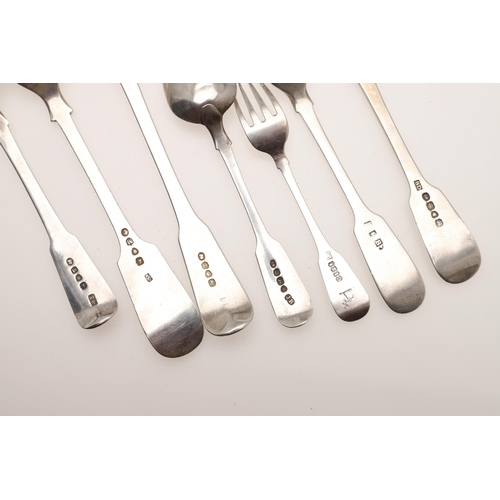 32 - FIDDLE PATTERN FLATWARE. comprising of 9 table forks, 6 dessert forks (+1 smaller fork), 6 tablespoo... 