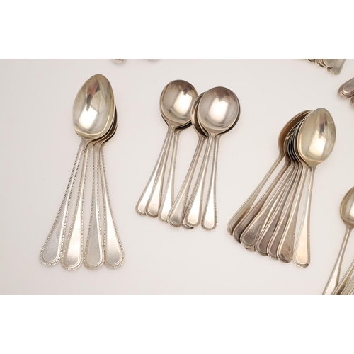 42 - AN ELIZABETH II PART-CANTEEN OF OLD ENGLISH BEAD PATTERN SILVER FLATWARE & CUTLERY. comprising of 4 ... 