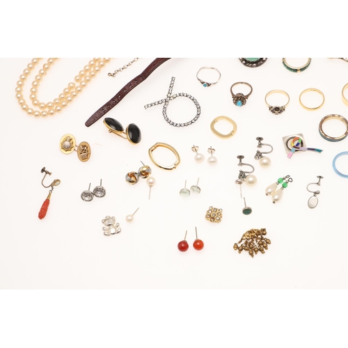 459 - A QUANTITY OF JEWELLERY IN A BLACK LEATHER JEWELLERY BOX. including a garnet and gold cluster ring, ... 