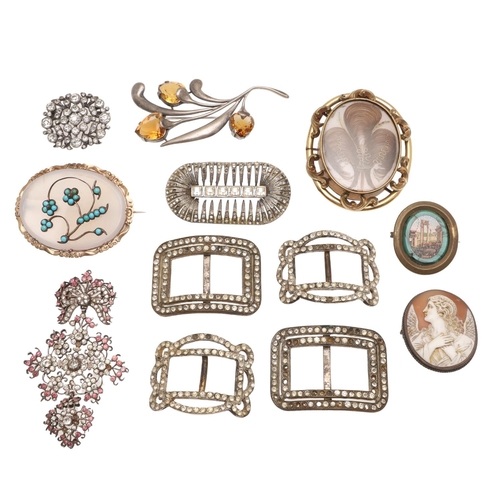 460 - A QUANTITY OF JEWELLERY. including a Victorian pinchbeck mourning brooch, mounted with hair to both ... 