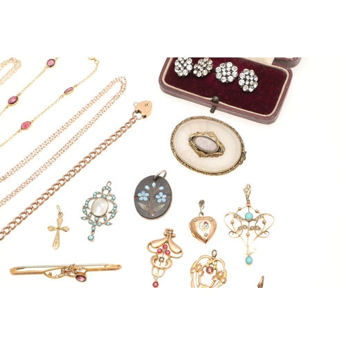 463 - A QUANTITY OF JEWELLERY. including a garnet and gold pendant and necklace, a gold cruciform pendant ... 