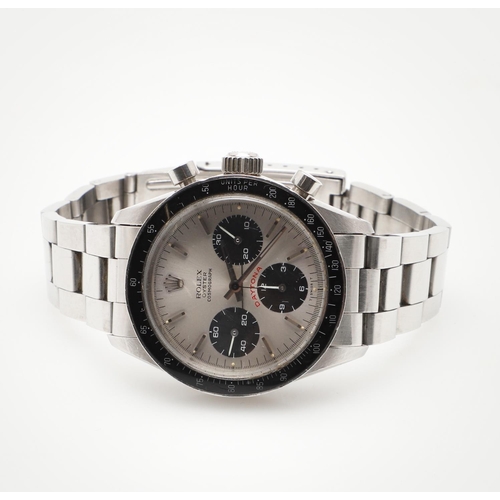 617 - A GENTLEMAN'S STAINLESS STEEL MECHANICAL DAYTONA OYSTER WRISTWATCH BY ROLEX. the signed silver colou... 