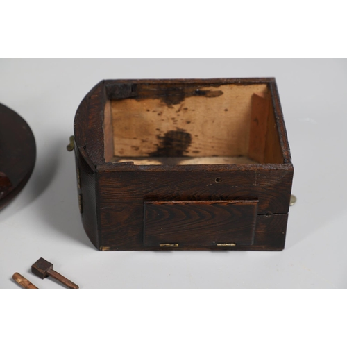 865 - A LATE 19TH/EARLY 20TH CENTURY OAK WALL CLOCK OF UNUSUAL SMALL SIZE. the 8
