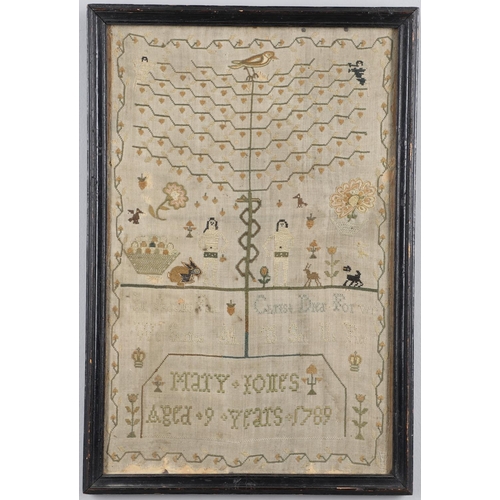 Lot 899       