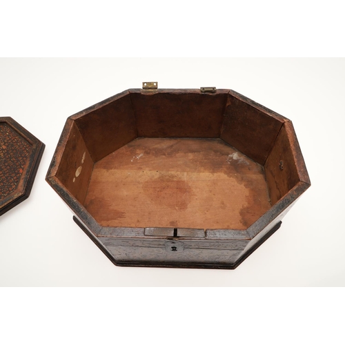 909 - A CONTINENTAL 18TH CENTURY OCTAGONAL PAINTED 'MARRIAGE' BOX. the hinged lid and sides decorated with... 