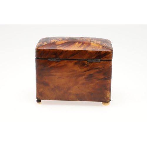 910 - A GEORGE III TORTOISESHELL TEA CADDY. the red velvet lined lid with white metal initialled plaque an... 