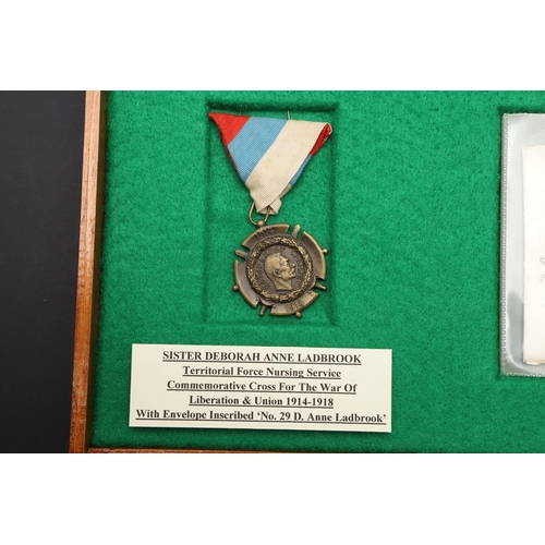 1023 - A COMMEMORATION CROSS FOR THE WAR OF LIBERATION AND UNION 1914-1918 TO THE NURSING SERVICE. A Commem... 