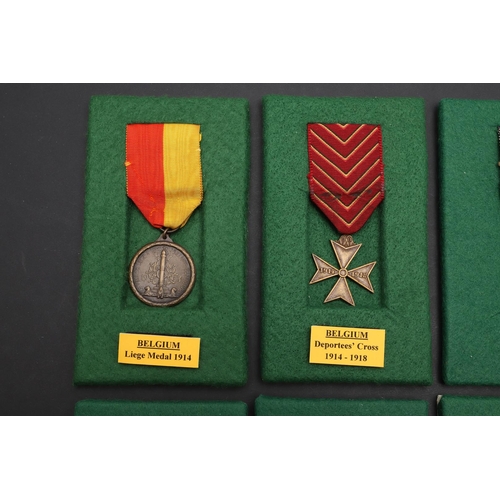 1055 - BELGIUM: A COLLECTION OF FIRST WORLD WAR MEDALS. A collection of medals comprising: Belgian War Meda... 