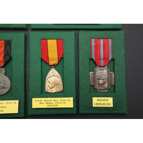 1055 - BELGIUM: A COLLECTION OF FIRST WORLD WAR MEDALS. A collection of medals comprising: Belgian War Meda... 