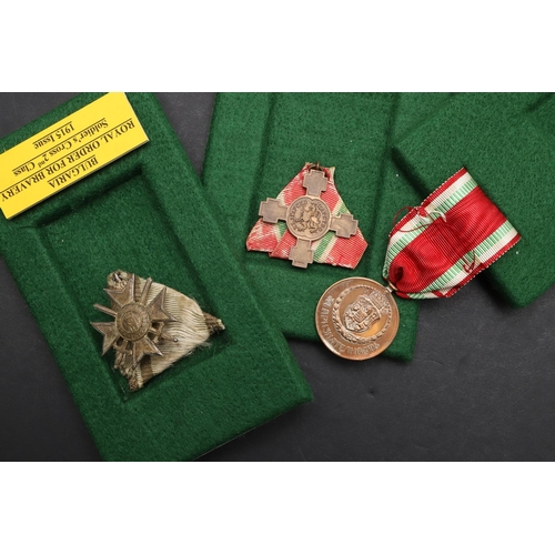 1064 - BULGARIA: A COLLECTION OF SIX MEDALS INCLUDING FIRST WORLD WAR ISSUES. Six medals comprising: Royal ... 