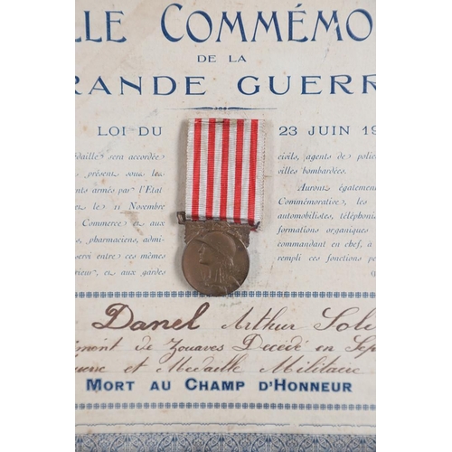 1079 - FRANCE: A COLLECTION OF FRAMED FIRST WORLD WAR MEDALS WITH CERTIFICATES. A First World War group of ... 