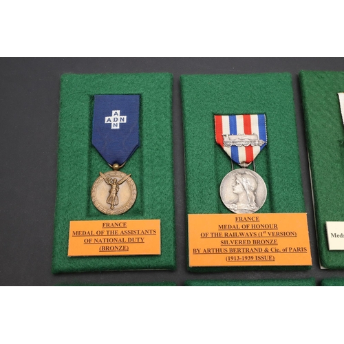 1086 - FRANCE: A COLLECTION OF MEDALS INCLUDING A NAVAL MEDAL FOR TONKIN. A medal for Tonkin (Vietnam) for ... 