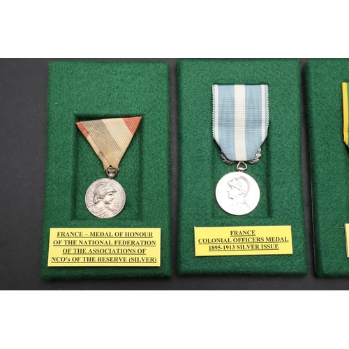 1086 - FRANCE: A COLLECTION OF MEDALS INCLUDING A NAVAL MEDAL FOR TONKIN. A medal for Tonkin (Vietnam) for ... 