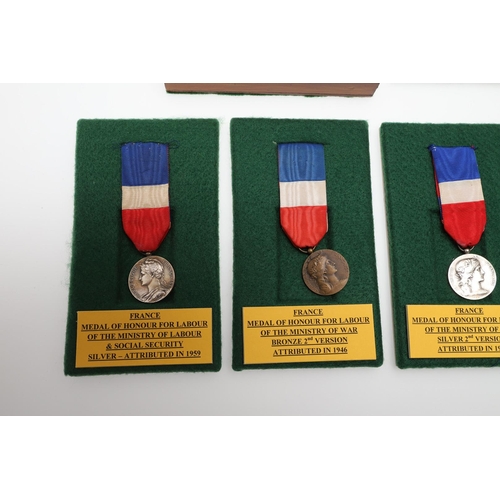 1089 - FRANCE: A COLLECTION OF MEDALS OF HONOUR FOR LABOUR. A collection of French Medals of Honour for Lab... 