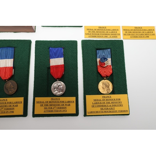 1089 - FRANCE: A COLLECTION OF MEDALS OF HONOUR FOR LABOUR. A collection of French Medals of Honour for Lab... 