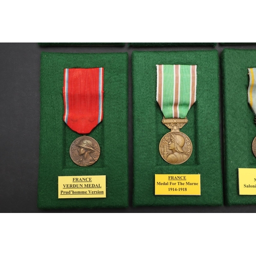 1091 - FRANCE: A COLLECTION OF FRENCH FIRST WORLD WAR CAMPAIGN MEDALS. Medal for the Rhineland, first and s... 