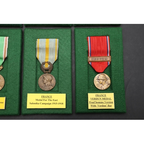 1091 - FRANCE: A COLLECTION OF FRENCH FIRST WORLD WAR CAMPAIGN MEDALS. Medal for the Rhineland, first and s... 