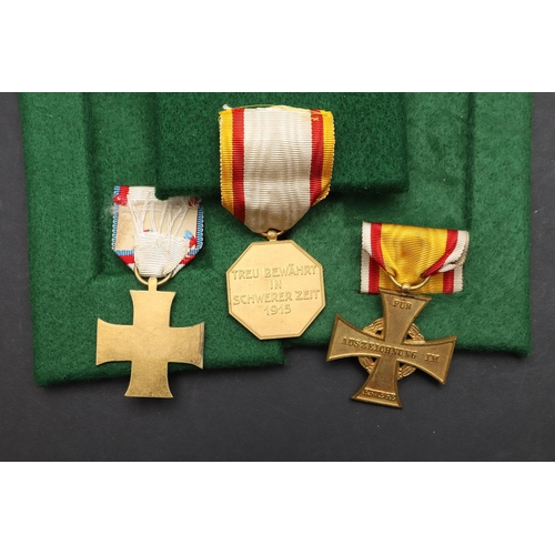 1102 - IMPERIAL GERMANY: SIX FIRST WORLD WAR MEDALS LIPPE-DETMOLD AND SCHAUMBURG-LIPPE. A collection of six... 