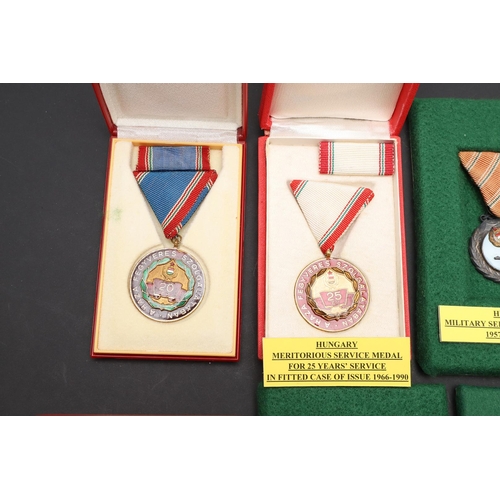 1147 - HUNGARY: A COLLECTION OF EIGHT AWARDS INCLUDING FIRST WORLD WAR ISSUES. Eight Medals comprising War ... 