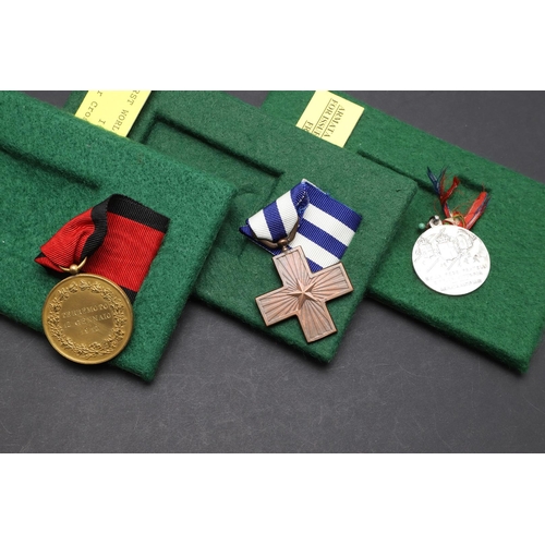 1153 - ITALY: A COLLECTION OF SIX MEDALS FIRST WORLD WAR AND EARLIER. An Italian Medal for the African camp... 