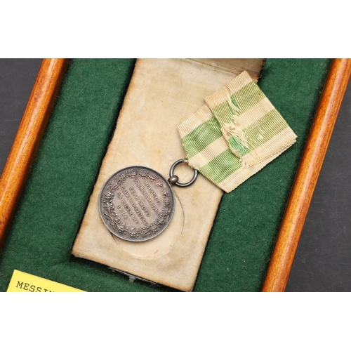 1154 - ITALY: MESSINA EARTHQUAKE MEDAL 1908. A Messina Earthquake Medal, in case of issue, unnamed as issue... 