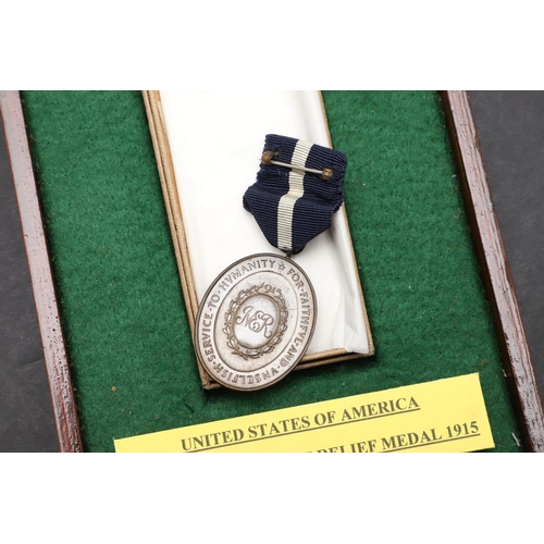 1186 - UNITED STATES OF AMERICA: A COLLECTION OF NINE MEDALS. A collection of medals: A bronze issue Near E... 