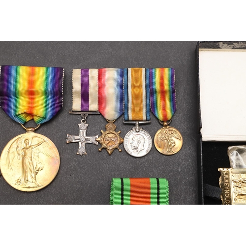 1224 - A FIRST WORLD WAR TRIO TO A MILITARY CROSS RECIPIENT WITH THE HAMPSHIRE REGIMENT. A Great War Trio c... 