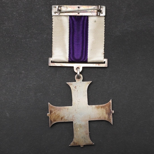 1225 - A GEORGE V MILITARY CROSS IN CASE OF ISSUE. A George V Military Cross, without date or name, in case... 