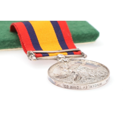 750 - A QUEEN'S SOUTH AFRICA MEDAL WITH DEFENCE OF KIMBERLEY CLASP TO THE KIMBERLEY TOWN GUARD. A Queen's ... 