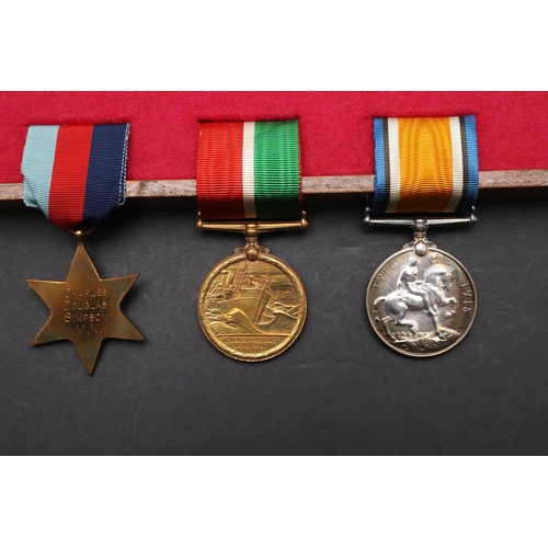 824 - A FIRST AND SECOND WORLD WAR CASUALTY GROUP OF FIVE TO THE MERCANTILE MARINE. A group of five compri... 