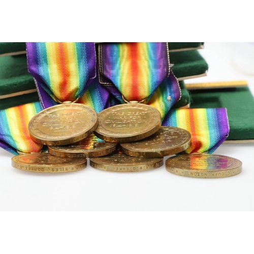 897 - A COLLECTION OF SEVEN FIRST WORLD WAR VICTORY MEDALS, VARIOUS REGIMENTS. A collection of Victory med... 