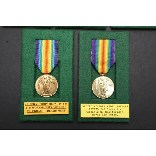 898 - A COLLECTION OF FIRST WORLD WAR VICTORY MEDALS TO OVERSEAS FORCES AND OTHERS. Victory Medals: Subdr ... 