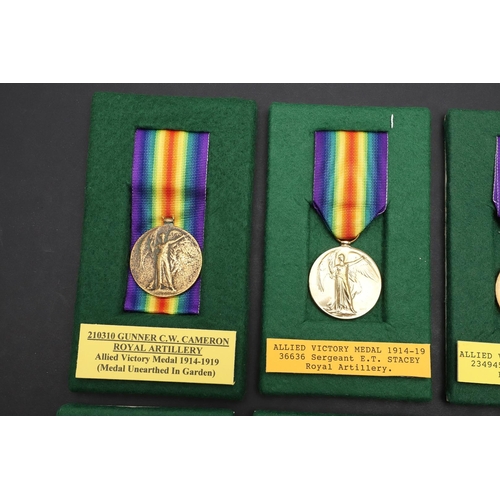 899 - A COLLECTION OF FIRST WORLD WAR VICTORY MEDALS TO THE ROYAL ARTILLERY AND OTHERS. Victory Medals: 21... 