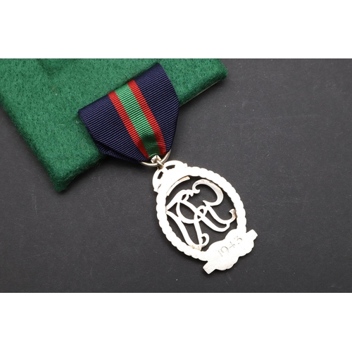 973 - A GEORGE VI ROYAL NAVAL VOLUNTEER RESERVE DECORATION. A George VI Volunteer Reserve Decoration, 1st ... 