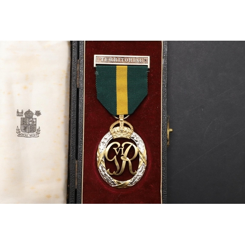 987 - A GEORGE VI TERRITORIAL EFFICIENCY DECORATION. A George VI Territorial Efficiency Decoration, 2nd is... 