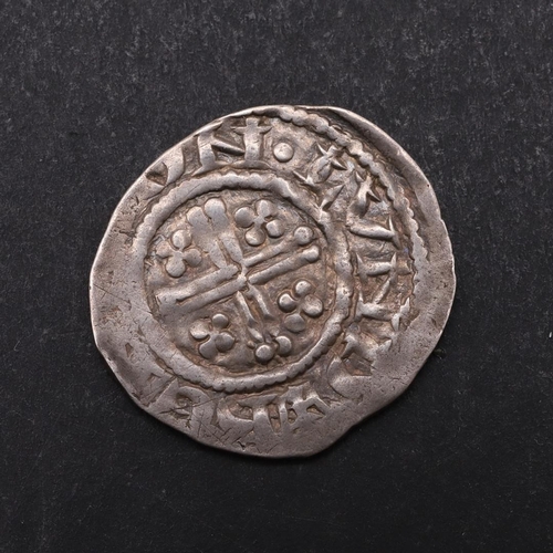 1465 - A RICHARD I SHORT CROSS PENNY 1189-99. Facing crowned bust with seven pearls to the crown, chin and ... 