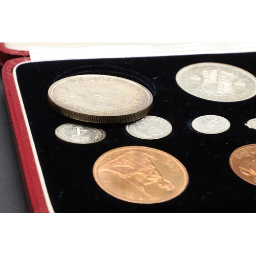 1562 - A GEORGE VI 1937 15 COIN SPECIMEN SET IN CASE OF ISSUE. A 1937 15 coin specimen set comprising Crown... 