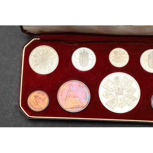 1565 - AN ELIZABETH II TEN COIN CORONATION YEAR SET. A specimen set of ten coins, Crown to farthing, all da... 