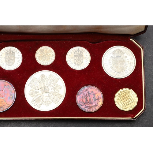 1565 - AN ELIZABETH II TEN COIN CORONATION YEAR SET. A specimen set of ten coins, Crown to farthing, all da... 