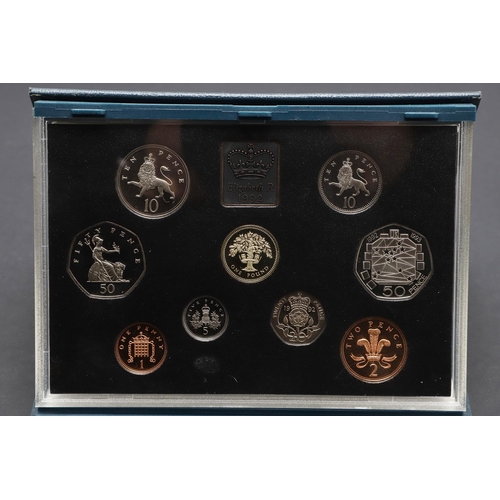 1566 - ROYAL MINT 1992 PROOF COIN COLLECTION WITH EC PRESIDENCY 50 PENCE PIECE. A proof year set for 1992, ... 