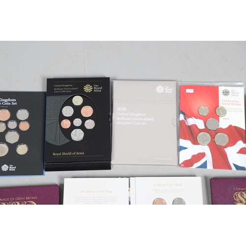 1605 - A COLLECTION OF ROYAL MINT YEAR SETS AND PRESENTATION ISSUES. Royal Mint recent issues to include: U... 