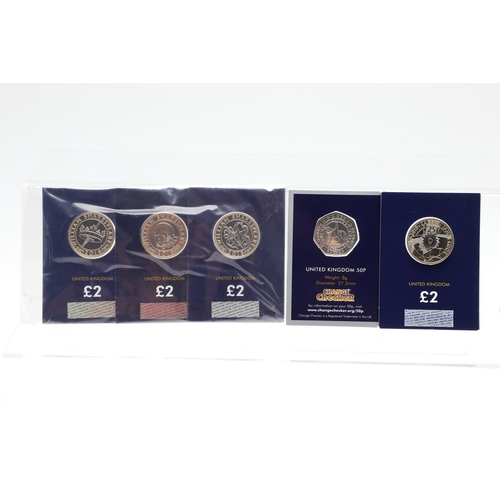 1625 - A COLLECTION OF RECENT ROYAL MINT TWO POUND AND FIFTY PENCE ISSUES. A collection including a 2018 Da... 