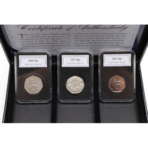 1627 - A COLLECTION OF RECENT ROYAL MINT FIFTY PENCE ISSUES. A collection including a cased pair of 2018 Pa... 