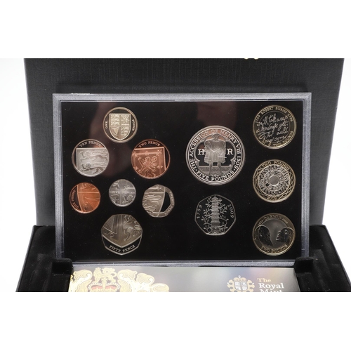 1645 - A ROYAL MINT 2009 PROOF COIN SET INCLUDING KEW GARDENS 50 PENCE PIECE. A Royal Mint twelve coin 2009... 