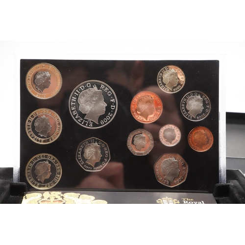 1645 - A ROYAL MINT 2009 PROOF COIN SET INCLUDING KEW GARDENS 50 PENCE PIECE. A Royal Mint twelve coin 2009... 