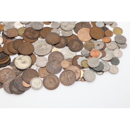 1701 - A LARGE COLLECTION OF WORLD COINS TO INCLUDE SILVER AND OTHER ISSUES. A large mixed collection of co... 