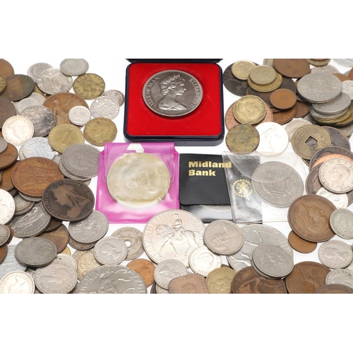 1701 - A LARGE COLLECTION OF WORLD COINS TO INCLUDE SILVER AND OTHER ISSUES. A large mixed collection of co... 