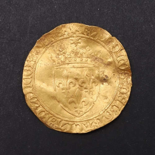 1883 - A FRENCH GOLD ECU A LA COURONNE. A French Gold Ecu, crowned shield beneath the sun, Reverse with fle... 